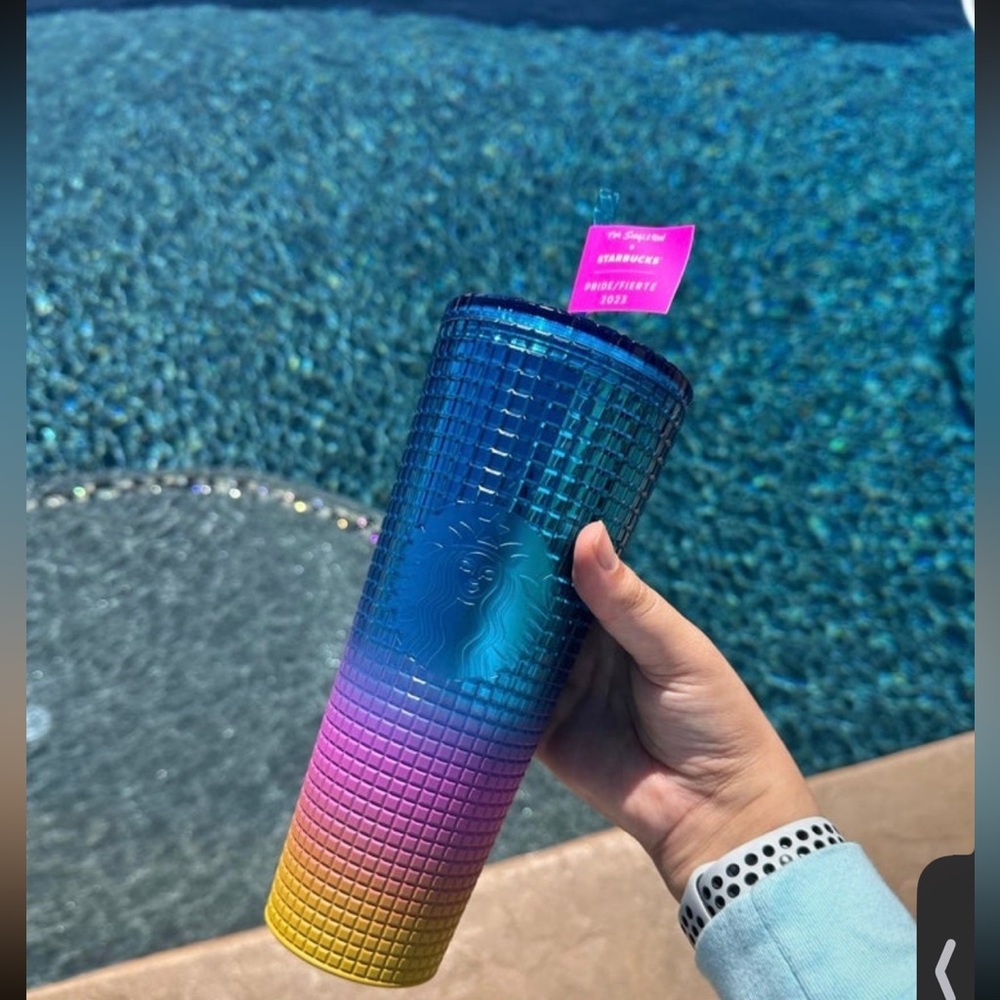 Starbucks +Tim Singleton 2023 PRIDE Rainbow 🌈 Tumbler Venti Gradient Grid Desi - Picture 4 of 6